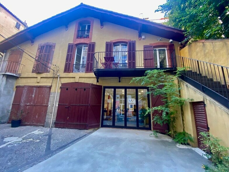 Office in Marseille for sale - Building Photo - Image 1 of 6