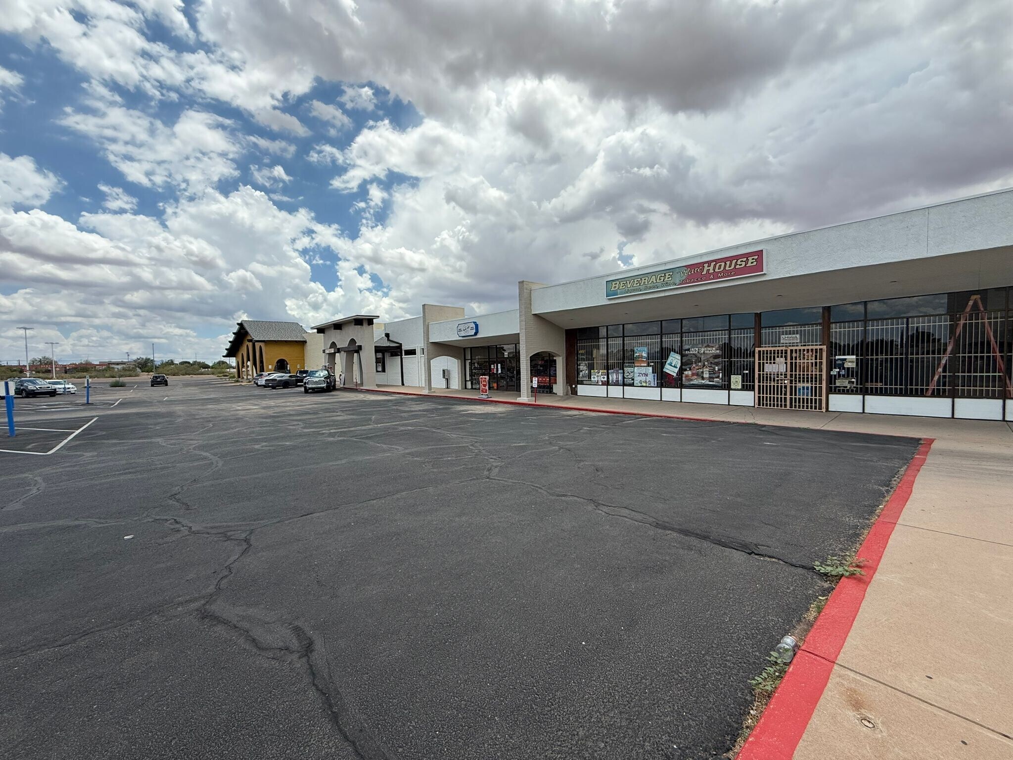1340-1360 N San Antonio Ave, Douglas, AZ à louer Photo du bâtiment- Image 1 de 14