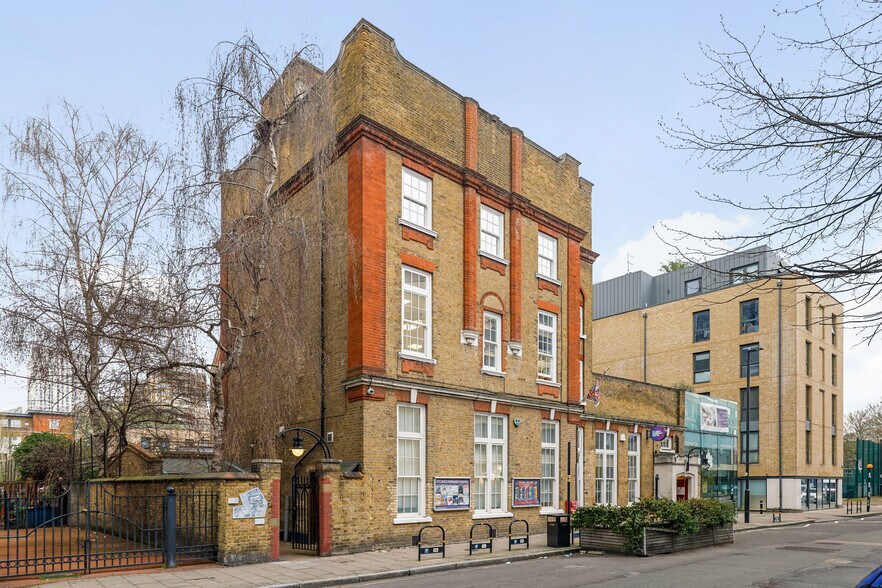 90 Central St, Londres à louer - Photo du bâtiment - Image 3 de 15