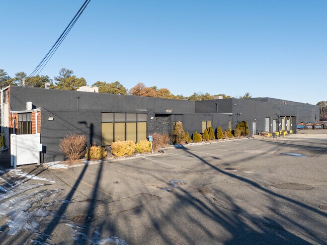 Plus de détails pour 110 Emjay Blvd, Brentwood, NY - Industriel à louer