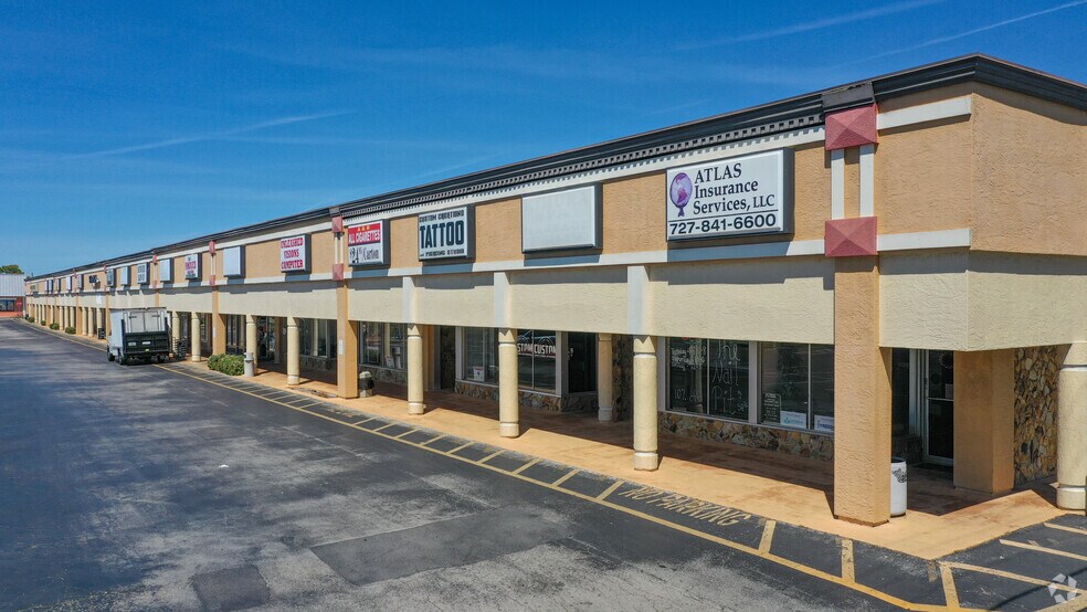 6604 US Highway 19 N, New Port Richey, FL à louer - Photo du bâtiment - Image 3 de 6