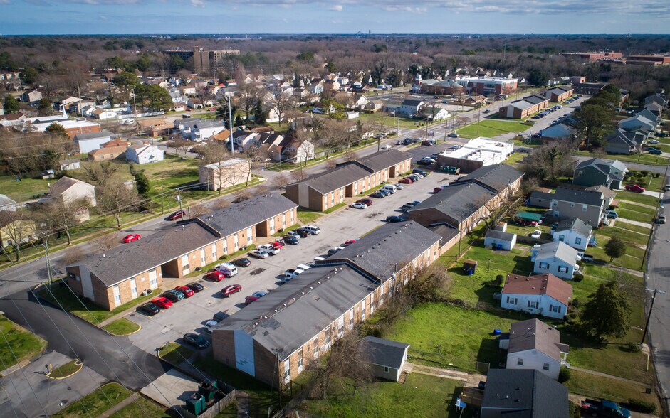 Lansdale Garden & Miramar Apartments portefeuille de 3 propriétés à vendre sur LoopNet.ca - Photo du bâtiment - Image 2 de 8