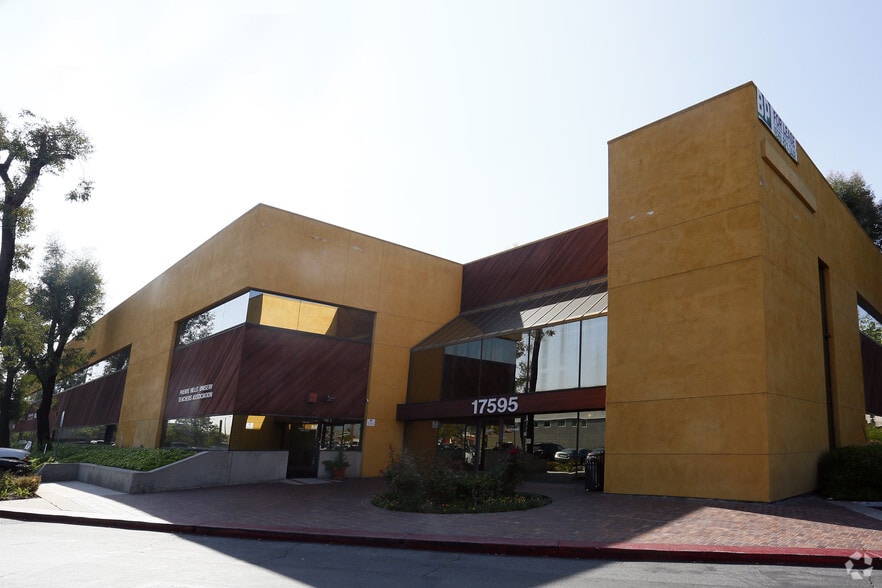 17595 Almahurst St, City Of Industry, CA for lease - Primary Photo - Image 1 of 6