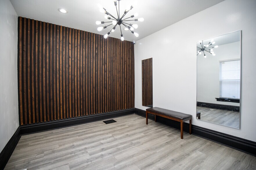 6632 E Truman Rd, Kansas City, MO à vendre - Photo du bâtiment - Image 2 de 46