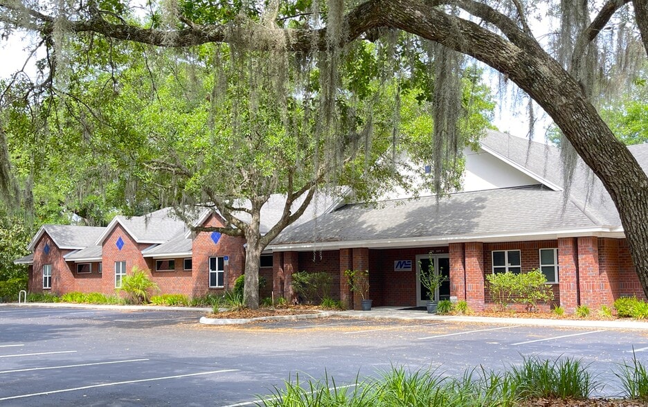 2209 NW 40th Ter, Gainesville, FL for lease - Building Photo - Image 1 of 14