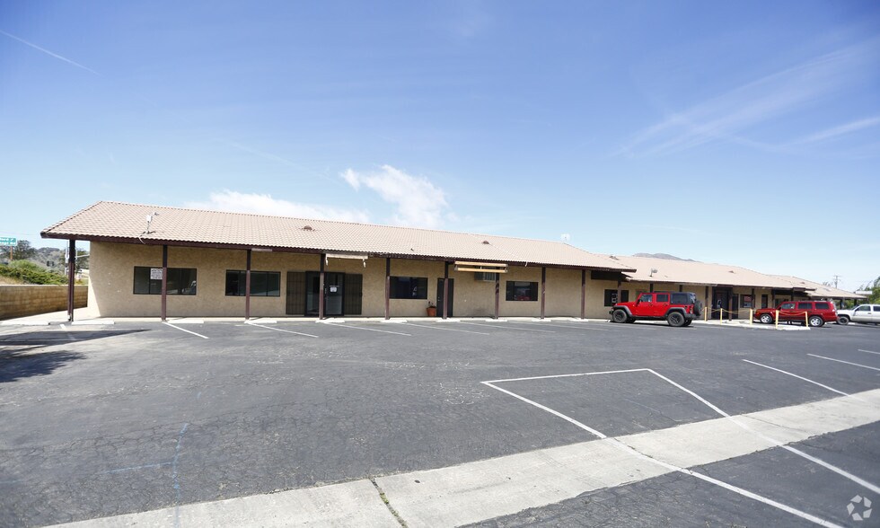 20424 Brian Way, Tehachapi, CA à louer - Photo du bâtiment - Image 2 de 4