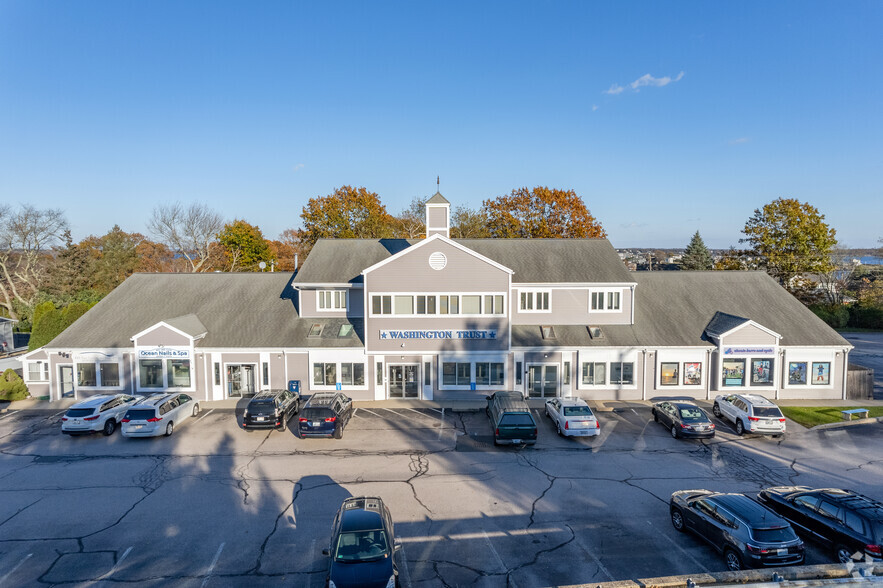 883-889 Boston Neck Rd, Narragansett, RI for lease - Building Photo - Image 2 of 5