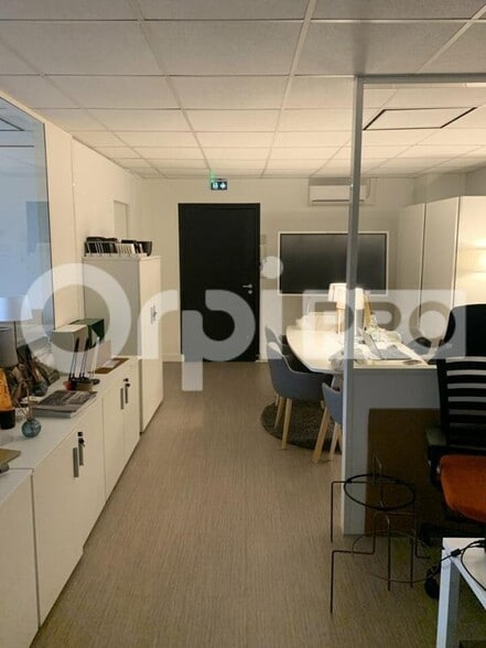 Office in Mérignac for lease - Interior Photo - Image 2 of 9