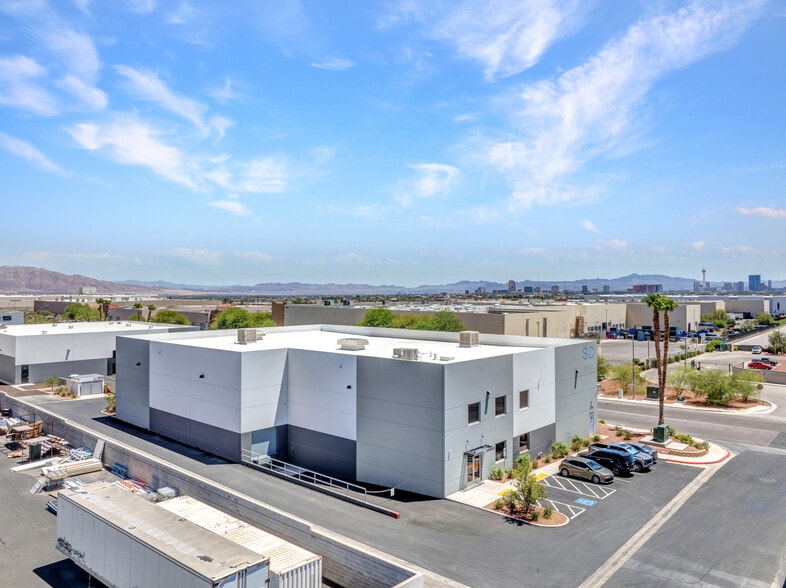 2730 Brooks Ave, North Las Vegas, NV for lease - Building Photo - Image 2 of 4