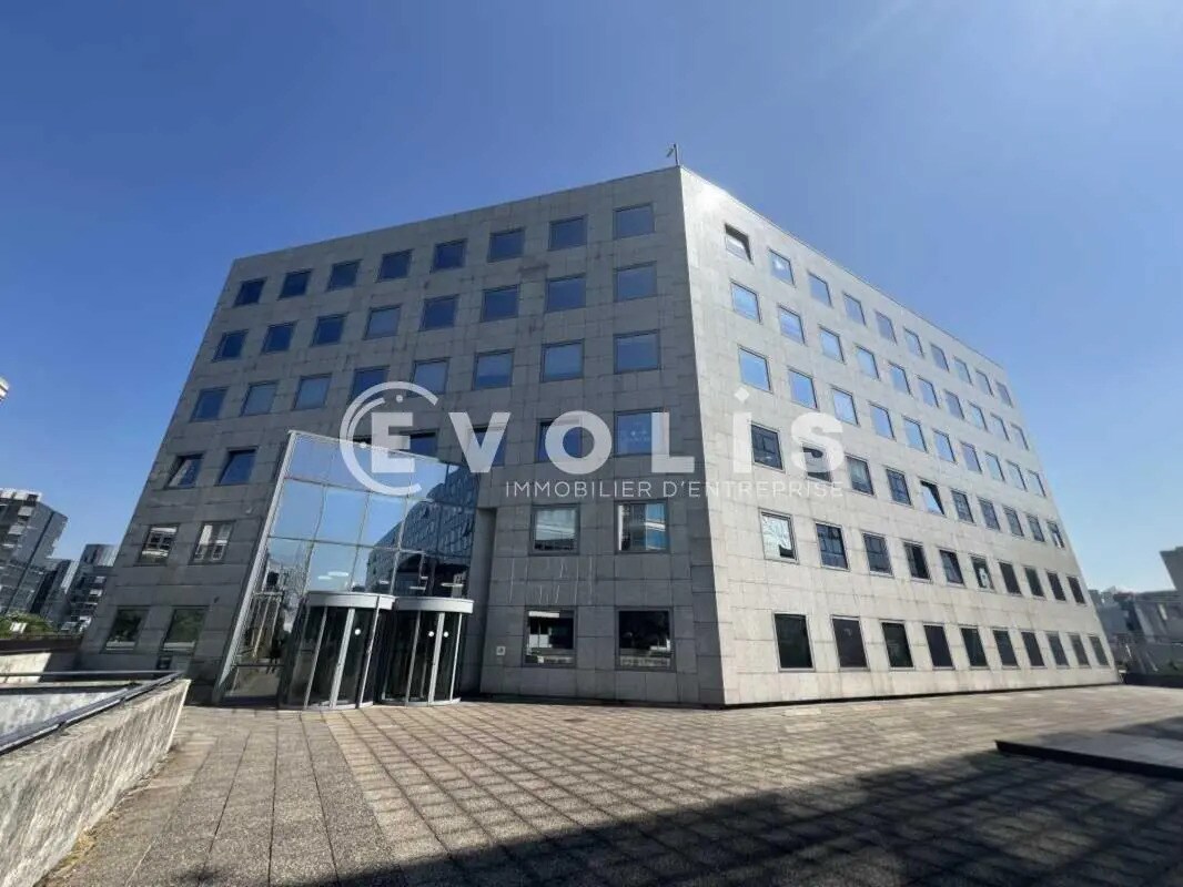 Office in Noisy-le-Grand for lease Building Photo- Image 1 of 25