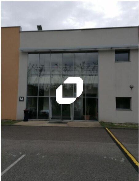 Flex in Saint-Priest for lease - Building Photo - Image 3 of 30