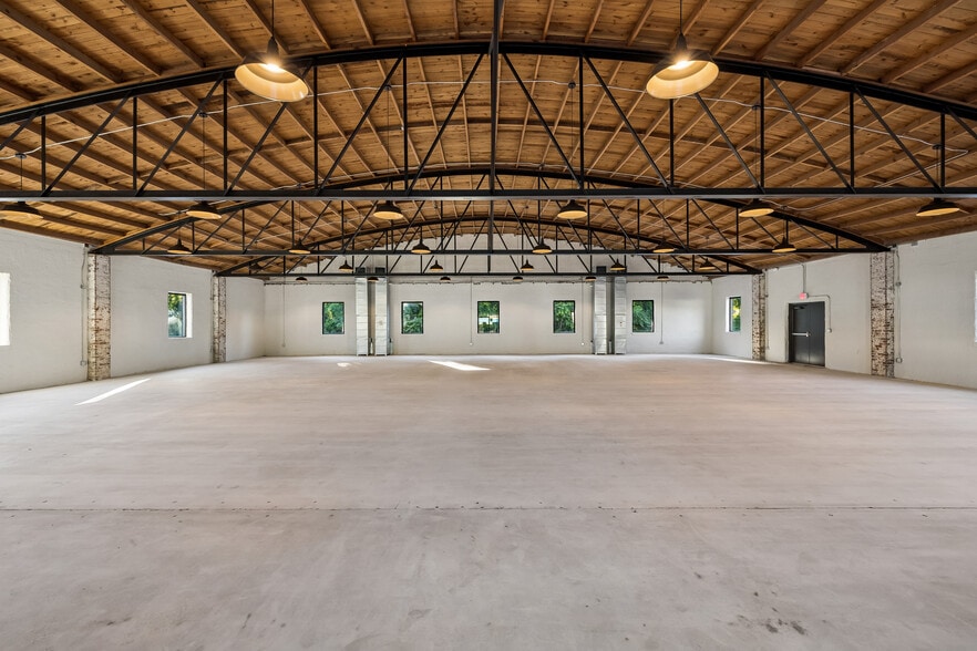 111 Nashville Hwy N, Columbia, TN à vendre - Photo du bâtiment - Image 3 de 9