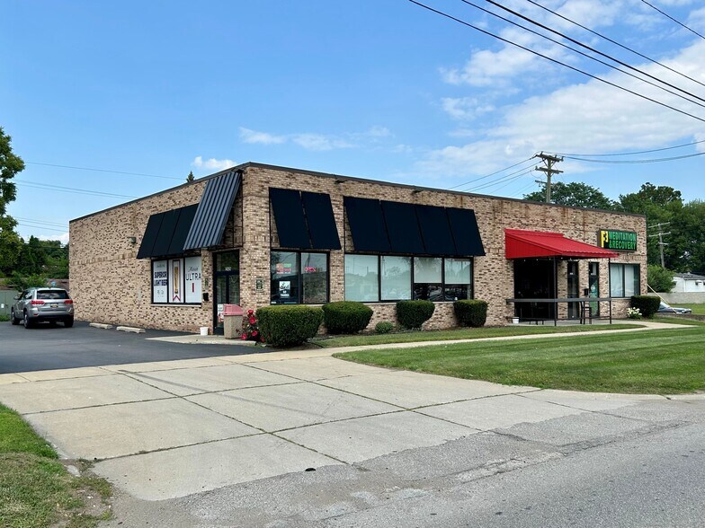 22402-22426 Van Born Rd, Dearborn Heights, MI à vendre - Photo du bâtiment - Image 2 de 4