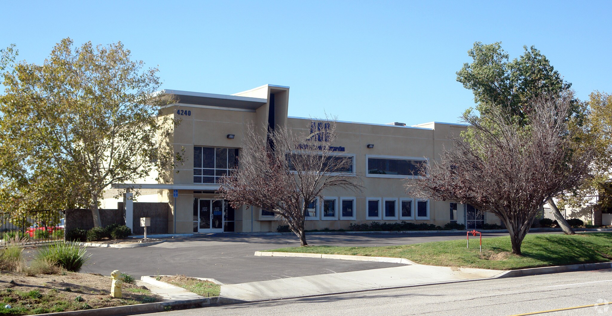 4240 Hallmark Pky, San Bernardino, CA à vendre Photo du bâtiment- Image 1 de 23
