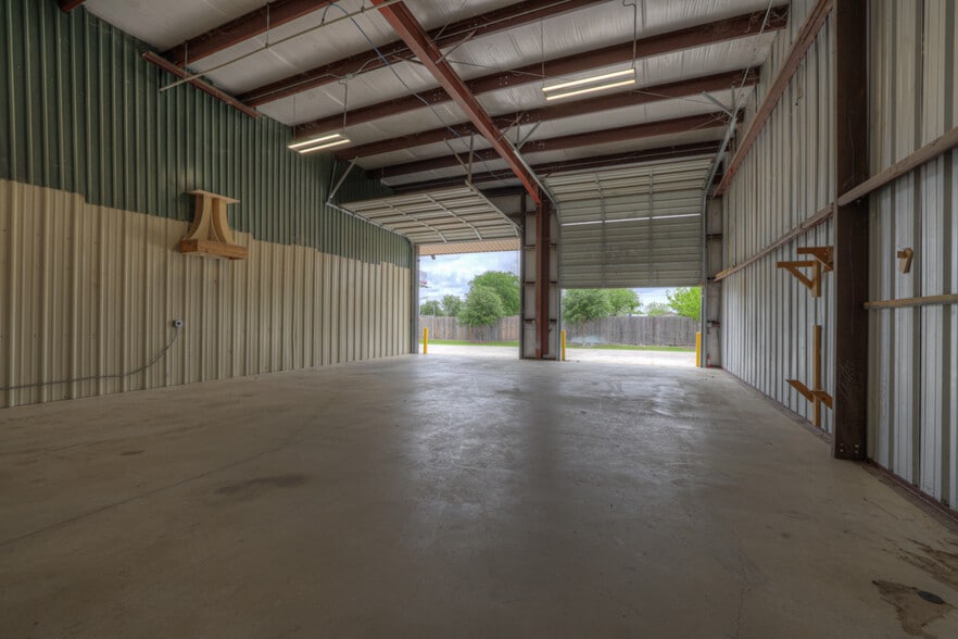 115 Alves Ln, New Braunfels, TX à louer - Photo intérieure - Image 1 de 27