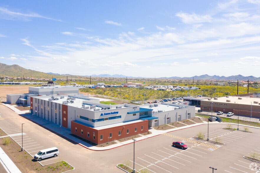 44111 N 43rd Ave, Phoenix, AZ à vendre - Photo du bâtiment - Image 1 de 14