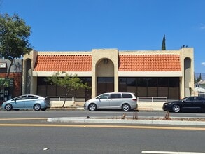 843 E Valley Blvd, San Gabriel, CA à louer Photo du bâtiment- Image 1 de 7