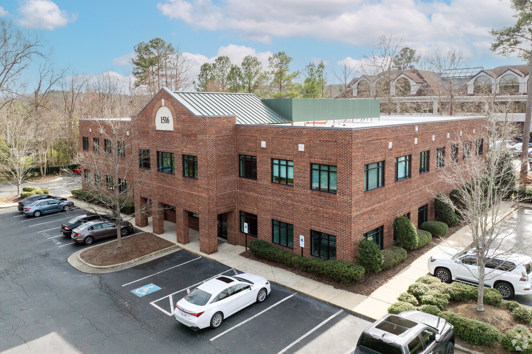 1516 E Franklin St, Chapel Hill, NC à vendre Photo principale- Image 1 de 17