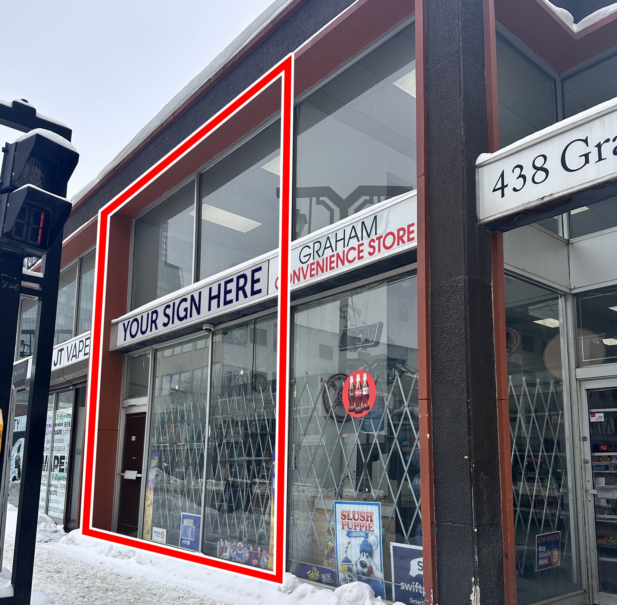 424-438 Graham Av, Winnipeg, MB for lease Primary Photo- Image 1 of 9