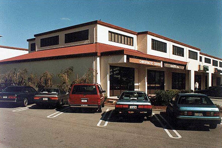 335 Convention Way, Redwood City, CA à vendre - Photo du bâtiment - Image 3 de 5