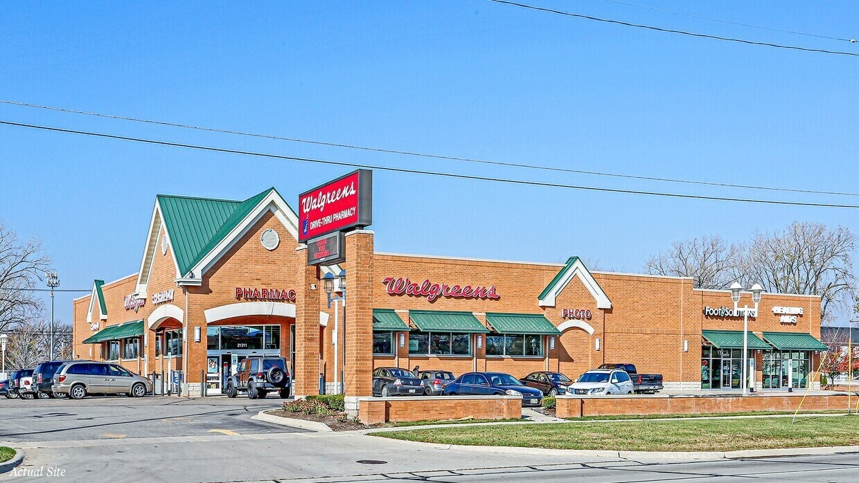 21213 Harper Ave, Saint Clair Shores, MI for lease Interior Photo- Image 1 of 13