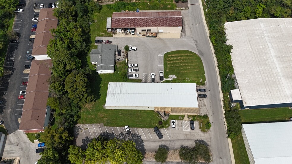1030 W 17th St, Bloomington, IN for sale - Building Photo - Image 3 of 21