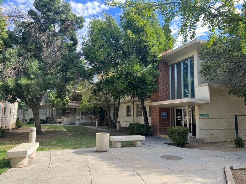4441 E Cesar Chavez Blvd, Fresno, CA à louer - Photo du bâtiment - Image 3 de 7