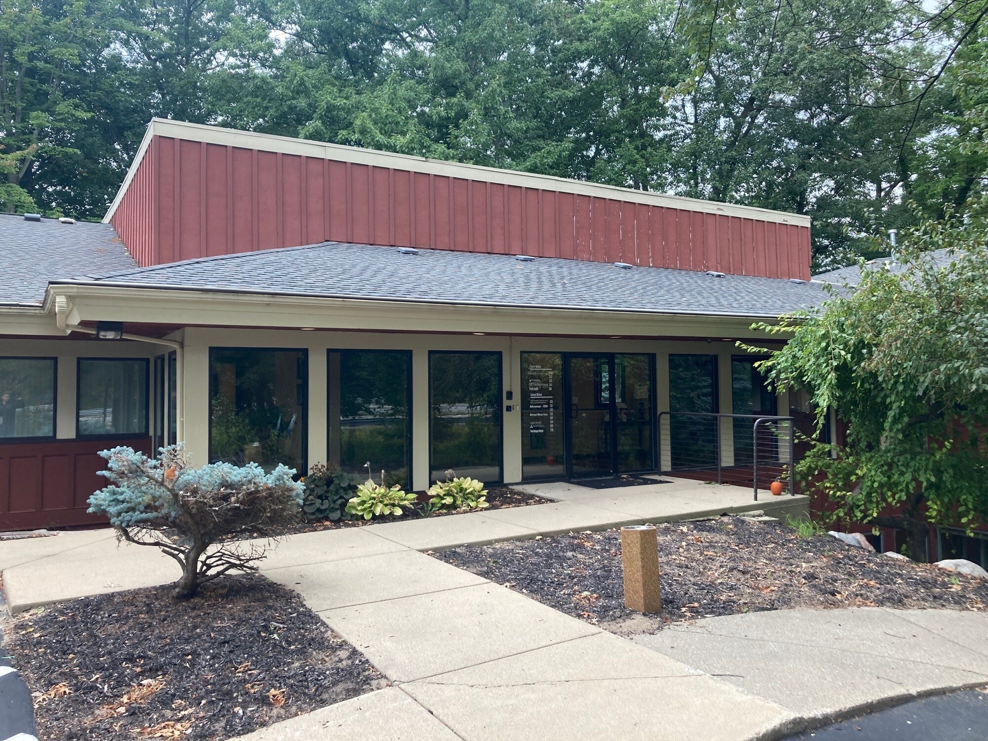 500 Cascade West Pky SE, Grand Rapids, MI for lease Building Photo- Image 1 of 7