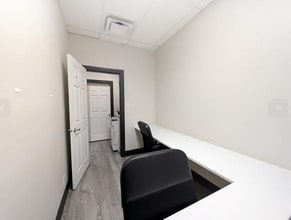 2099 Lougheed Hwy, Port Coquitlam, BC à louer Photo intérieure- Image 2 de 3