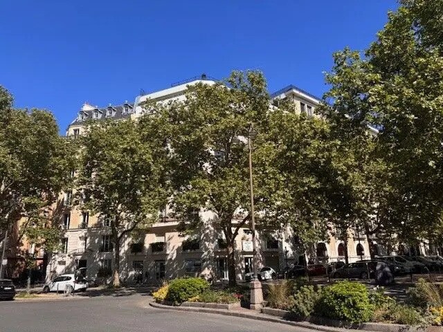 Bureau dans Paris à vendre - Photo du bâtiment - Image 2 de 10