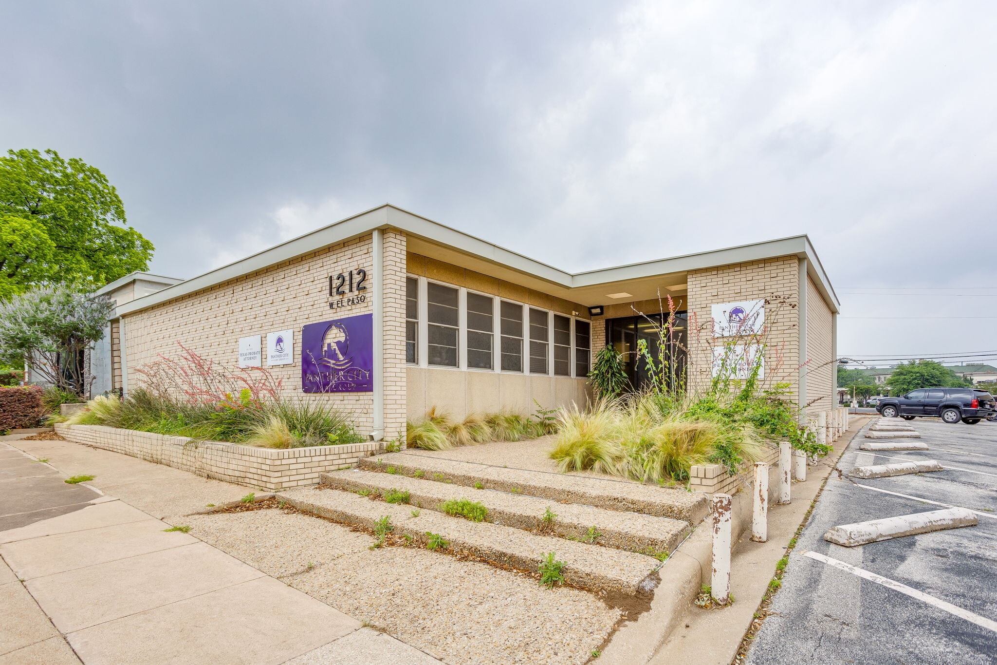 1212 W El Paso St, Fort Worth, TX for lease Primary Photo- Image 1 of 16