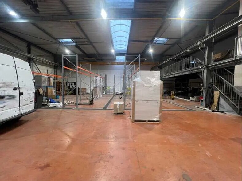 Bureau dans Bron à louer - Photo intérieure - Image 3 de 8