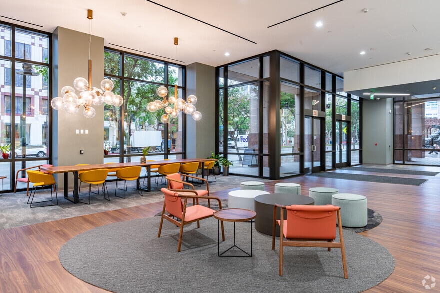 500-550 N Brand Blvd, Glendale, CA for lease - Lobby - Image 3 of 17