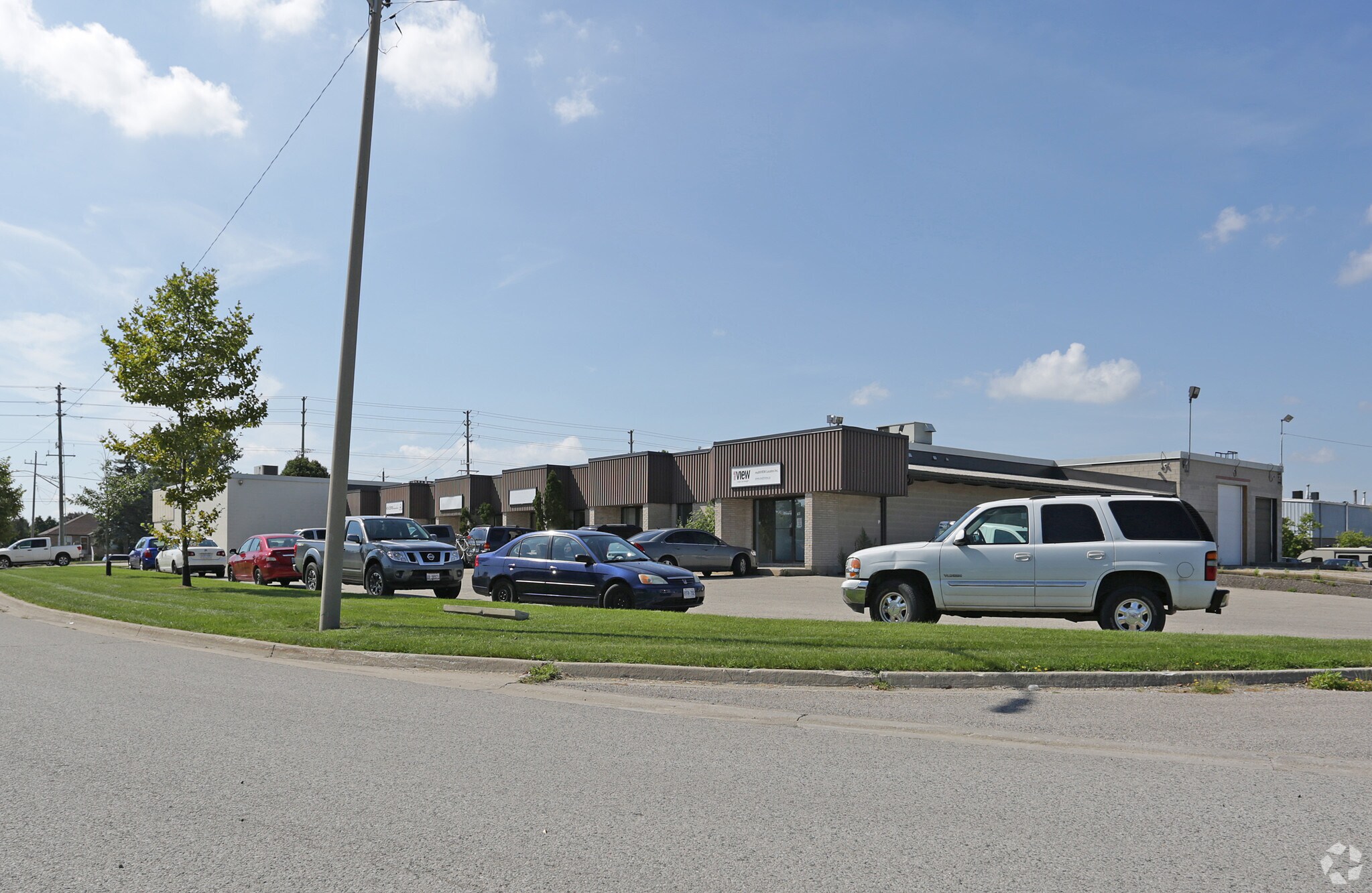 570 Clarke Rd, London, ON à louer Photo principale- Image 1 de 3