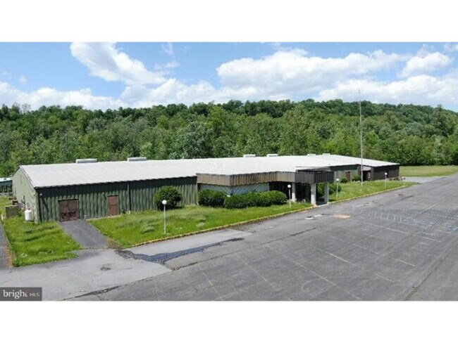 Plus de détails pour 80 Brady Ln, Lewistown, PA - Sports et divertissement à vendre