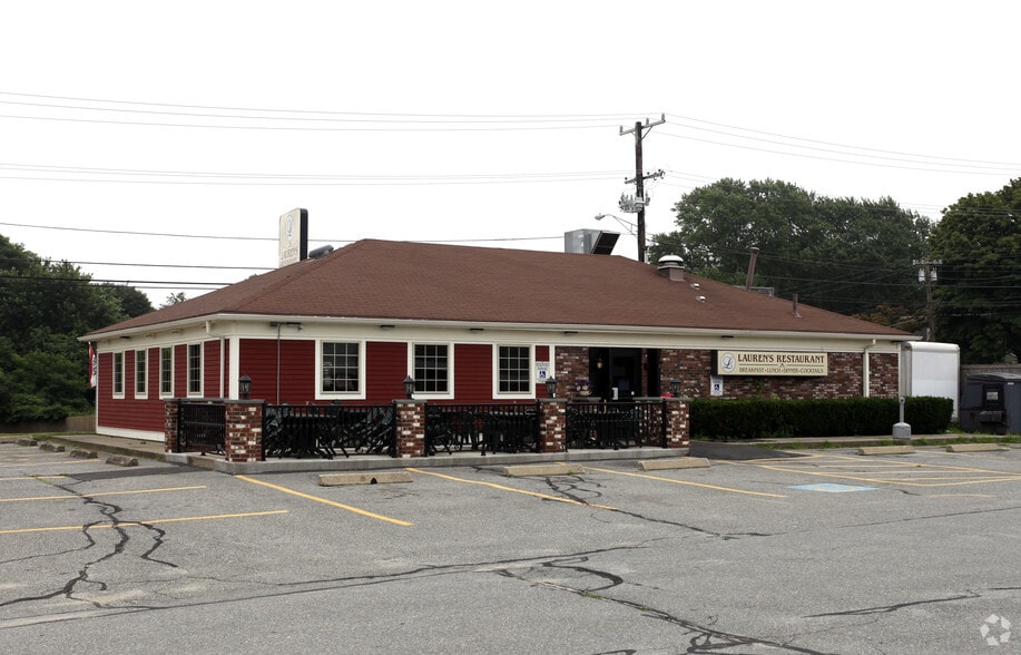 601-607 Metacom Ave, Warren, RI for lease - Primary Photo - Image 3 of 5