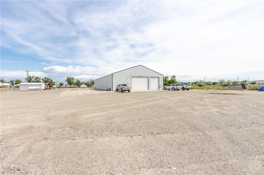 225 5th St E, Hardin, MT à vendre - Photo du bâtiment - Image 2 de 9