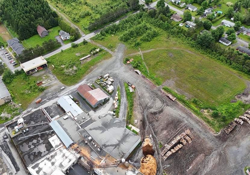 3408 Rue la Fontaine, Lac-megantic, QC à vendre - Photo du bâtiment - Image 3 de 7