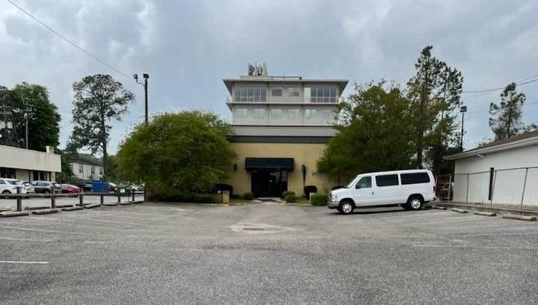 722 Downtowner Loop W, Mobile, AL à vendre Photo du bâtiment- Image 1 de 9