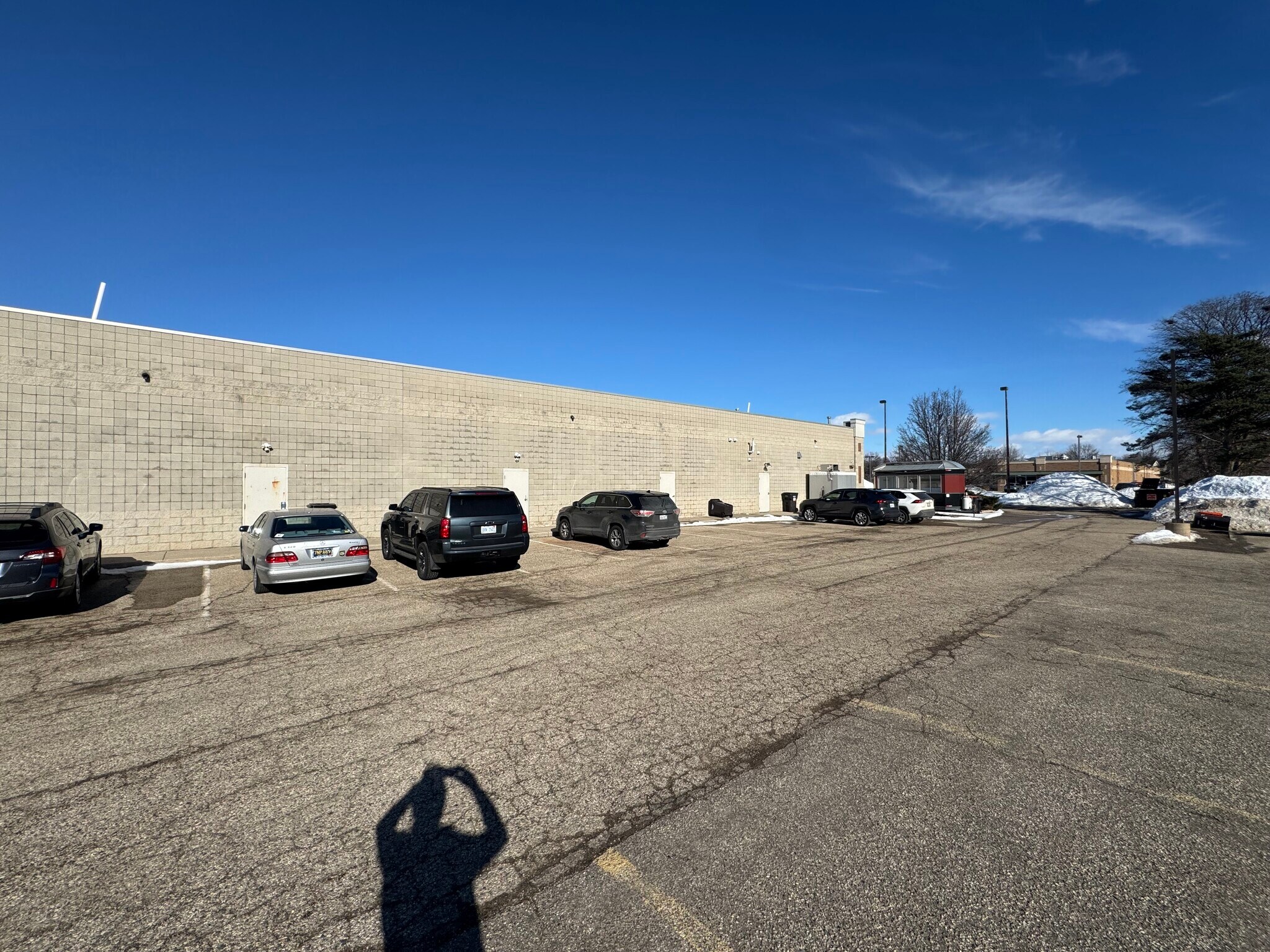 3013 W Shore Dr, Holland, MI for lease Primary Photo- Image 1 of 11