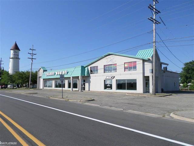 6509 Dyke Rd, Clay Township, MI à vendre - Photo du bâtiment - Image 2 de 8