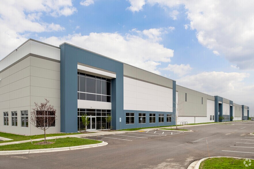 6305 Ronald Reagan, Madison, WI à louer - Photo du bâtiment - Image 2 de 5