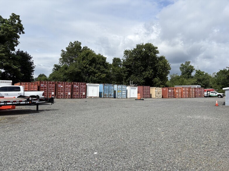 265 Woodward Rd, Manalapan Township, NJ à vendre - Photo du bâtiment - Image 3 de 9