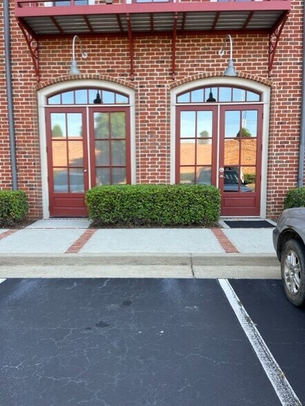 2325 Log Cabin Dr SE, Atlanta, GA à louer - Photo du bâtiment - Image 2 de 15