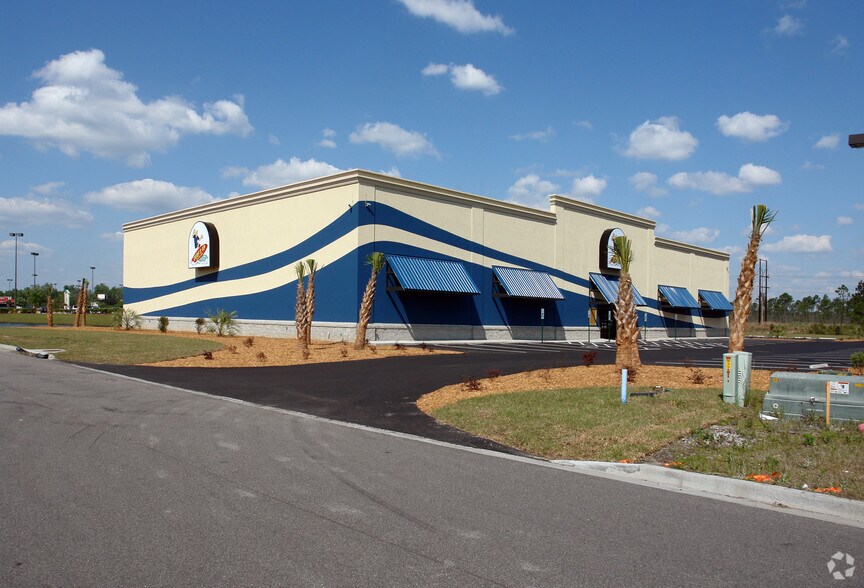 4112 Carolina Exchange Dr, Myrtle Beach, SC à vendre - Photo du bâtiment - Image 3 de 7