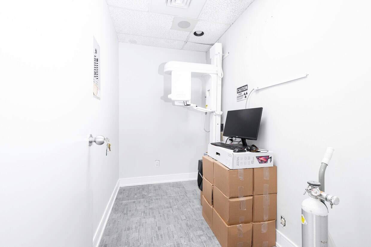 3852 Finch Ave, Toronto, ON M1T 3T9 - Unité 305 - - Photo intérieure - Image 2 of 17
