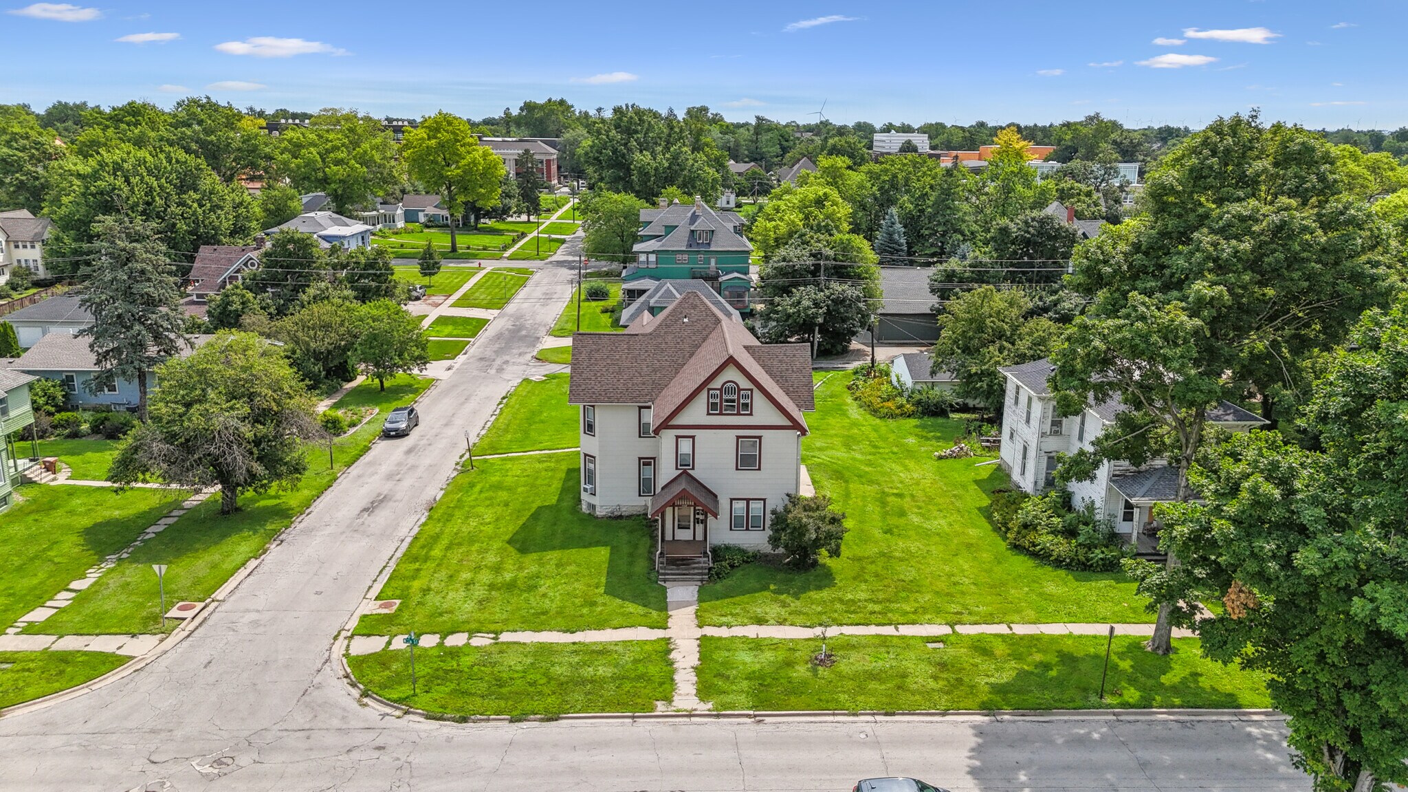 1132 Main St, Grinnell, IA à vendre Photo principale- Image 1 de 31