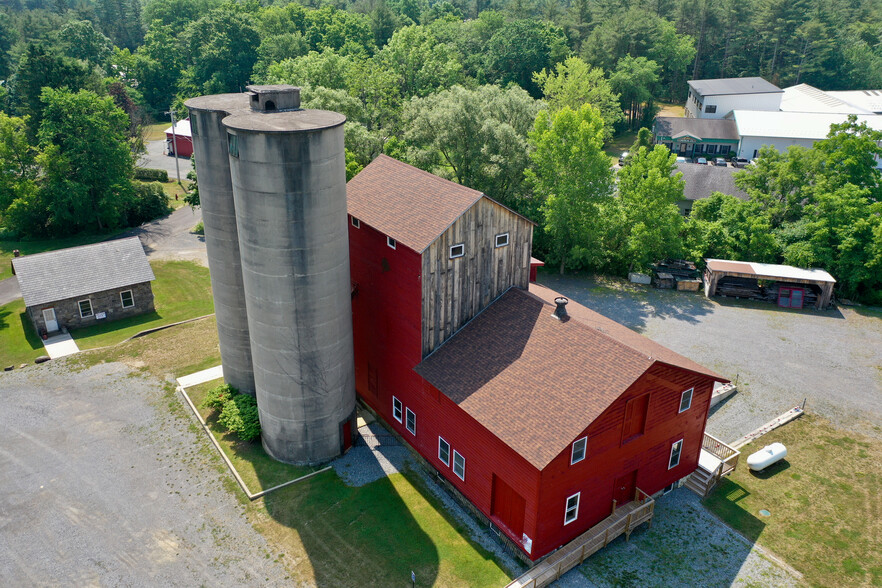 13 Mill, Ballston Lake, NY à vendre - Photo du bâtiment - Image 3 de 21