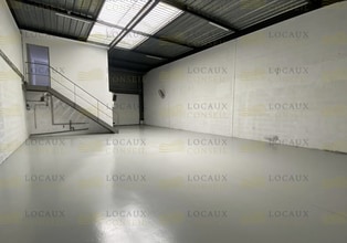 Industrial in Saint-Ouen-l'Aumône for lease Interior Photo- Image 1 of 5