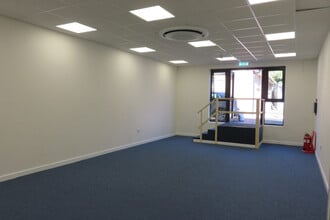 25 Fore St, Totnes for lease Interior Photo- Image 2 of 2